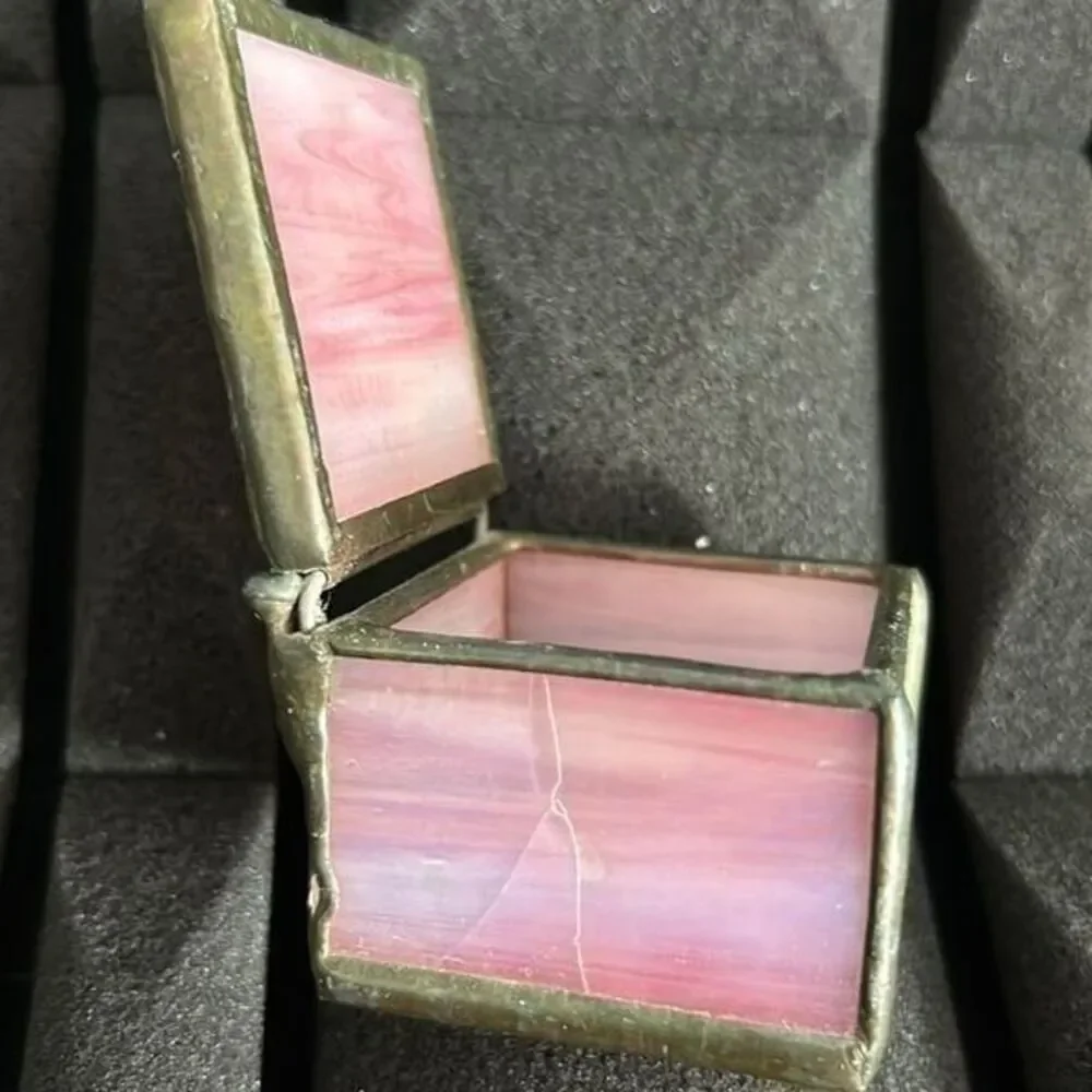 Stained pink glass press flowers 2”x2”x2” trinket box vintage